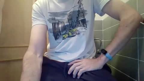 Snapshot of danydotado chatting on 10/23/25, 06:28 danydotado online show from 10/23/25, 06:28