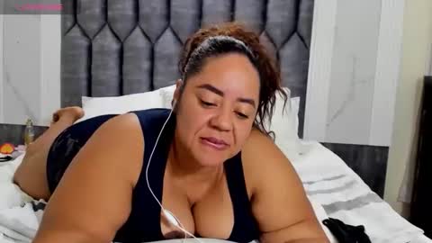 Snapshot of daphaineex chatting on 10/16/25, 01:23 daphaineex online show from 10/16/25, 01:23