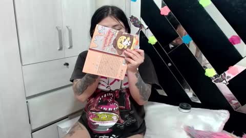 daphne877046 online show from 11/04/25, 08:52