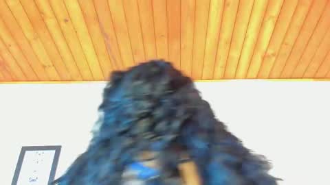 Antonella Mora online show from 10/17/25, 12:30