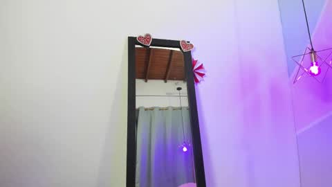 Snapshot of daphne_glow_ chatting on 03/01/25, 03:49 Daphne online show from 03/01/25, 03:49