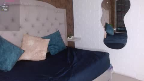 daphne_walton online show from 11/19/25, 10:48