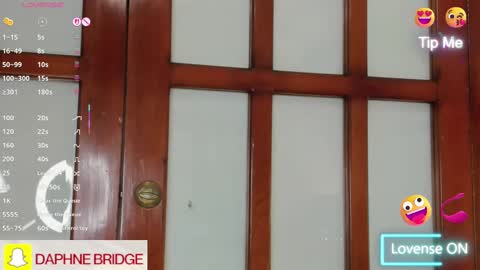 Snapshot of daphnebridge chatting on 09/18/25, 11:18 Daphne Bridge online show from 09/18/25, 11:18