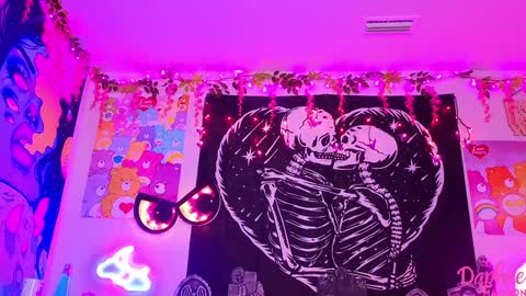 Daphne Madison online show from 10/21/25, 09:37