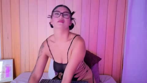 Daphne online show from 11/12/25, 03:40