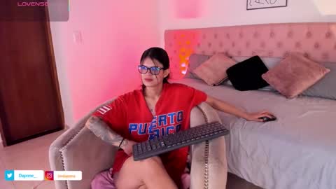 Daphne online show from 11/11/25, 12:38