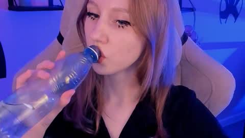 Snapshot of dariatate chatting on 09/20/25, 11:55 Daria Tate online show from 09/20/25, 11:55