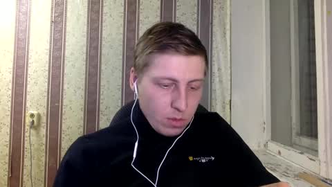 Snapshot of darienlarge chatting on 12/05/24, 02:11 darienlarge online show from 12/05/24, 02:11