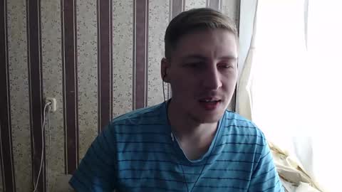 Snapshot of darienlarge chatting on 02/23/25, 12:16 darienlarge online show from 02/23/25, 12:16