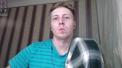 Snapshot of darienlarge chatting on 02/24/25, 12:30 darienlarge online show from 02/24/25, 12:30