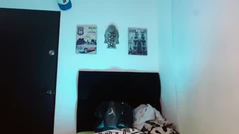 Snapshot of darius_phoenix chatting on 10/07/25, 07:11 Darius Phoenix online show from 10/07/25, 07:11