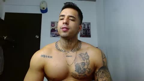 Snapshot of darius_phoenix chatting on 10/17/25, 08:11 Darius Phoenix online show from 10/17/25, 08:11