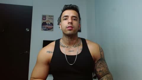 Snapshot of darius_phoenix chatting on 10/28/25, 09:50 Darius Phoenix online show from 10/28/25, 09:50