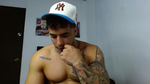 Snapshot of darius_phoenix chatting on 11/02/25, 11:29 Darius Phoenix online show from 11/02/25, 11:29