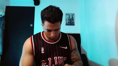 Snapshot of darius_phoenix chatting on 11/14/25, 08:51 Darius Phoenix online show from 11/14/25, 08:51