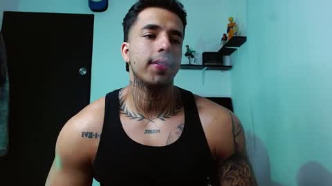 Snapshot of darius_phoenix chatting on 11/21/25, 08:18 Darius Phoenix online show from 11/21/25, 08:18