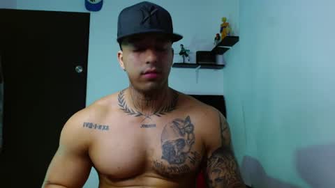 Snapshot of darius_phoenix chatting on 11/22/25, 09:14 Darius Phoenix online show from 11/22/25, 09:14