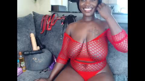 Snapshot of dark_coco chatting on 12/25/24, 10:28 Coco online show from 12/25/24, 10:28