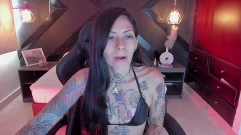 Snapshot of dark_gotica chatting on 09/27/25, 12:54 M I K A E L A online show from 09/27/25, 12:54