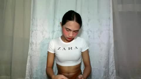Snapshot of dark_hurohuro19 chatting on 12/10/24, 02:38 LIANNA online show from 12/10/24, 02:38