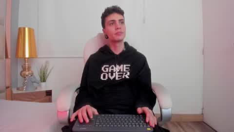 dark_sun333 online show from 11/19/25, 10:10