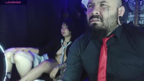 darkclothes online show from 10/31/25, 06:47