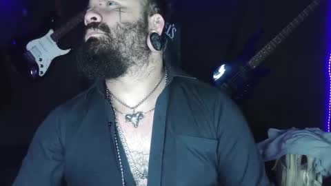 darkclothes online show from 11/21/25, 10:47