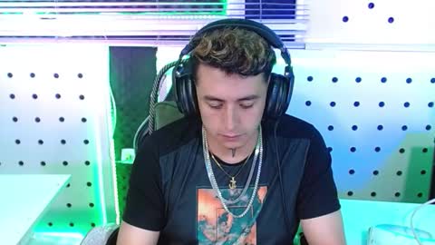 DARKO0717 online show from 11/22/25, 12:53