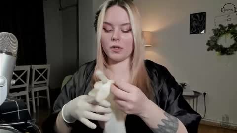 Snapshot of darkside_tailor chatting on 02/14/25, 11:09 Miss Tailor  online show from 02/14/25, 11:09