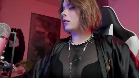 Snapshot of darkside_tailor chatting on 10/27/25, 03:49 Miss Tailor  online show from 10/27/25, 03:49