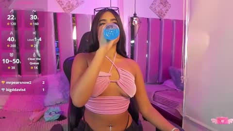 Snapshot of darla_santos_ chatting on 10/20/25, 07:47 Darla santos online show from 10/20/25, 07:47