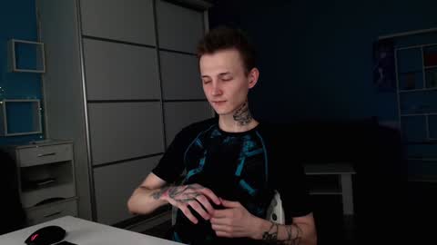 Snapshot of darling__oliver chatting on 01/08/25, 03:07 your lovely Oli online show from 01/08/25, 03:07