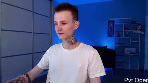 Snapshot of darling__oliver chatting on 01/26/25, 05:34 your lovely Oli online show from 01/26/25, 05:34