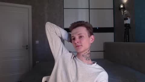 Snapshot of darling__oliver chatting on 03/01/25, 10:34 your lovely Oli online show from 03/01/25, 10:34