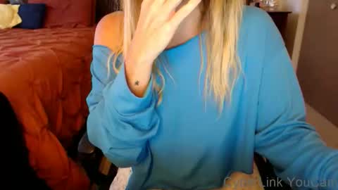 DarlingD online show from 10/24/25, 01:07