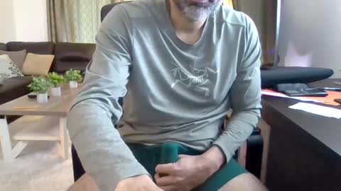 Snapshot of darryl43321 chatting on 12/12/24, 05:26 darryl43321 online show from 12/12/24, 05:26