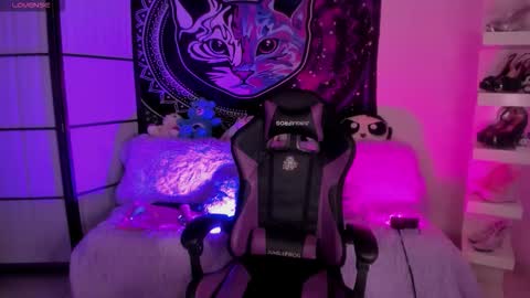 Snapshot of daryimiau chatting on 11/26/25, 09:10 daryimiau online show from 11/26/25, 09:10