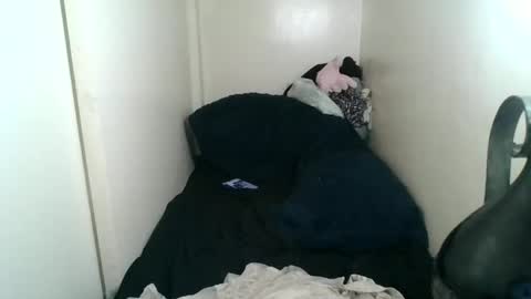 Snapshot of daszler chatting on 02/17/25, 10:14 Daszler online show from 02/17/25, 10:14