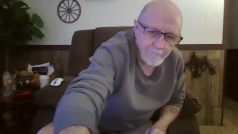 Snapshot of dave571960 chatting on 02/06/25, 12:16 dave571960 online show from 02/06/25, 12:16