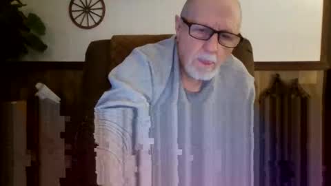 Snapshot of dave571960 chatting on 10/12/25, 10:36 dave571960 online show from 10/12/25, 10:36