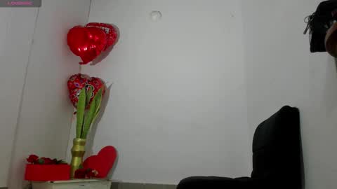 Snapshot of daveel_hot chatting on 09/15/25, 12:49 daveel_hot online show from 09/15/25, 12:49