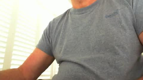 davesu12345 online show from 10/17/25, 08:28