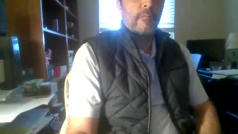 Snapshot of davethebooky chatting on 12/17/24, 06:31 Dave online show from 12/17/24, 06:31