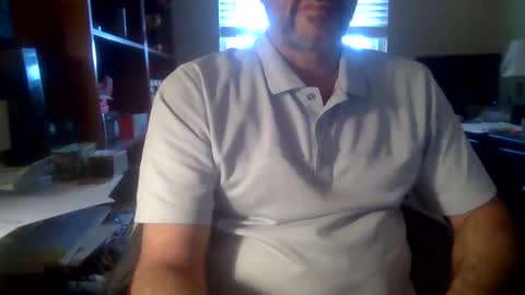 Snapshot of davethebooky chatting on 12/21/24, 07:06 Dave online show from 12/21/24, 07:06