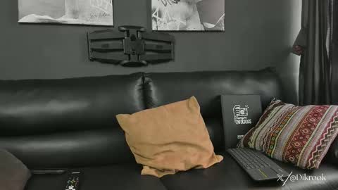 Snapshot of davevilboy chatting on 10/29/25, 01:02 Daves online show from 10/29/25, 01:02