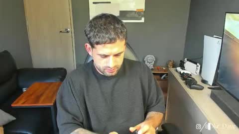 Snapshot of davevilboy chatting on 11/12/25, 11:54 Daves online show from 11/12/25, 11:54