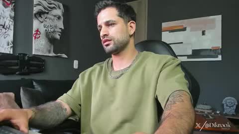 Snapshot of davevilboy chatting on 11/13/25, 01:21 Daves online show from 11/13/25, 01:21