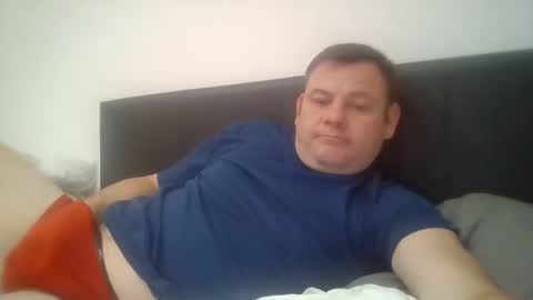 Snapshot of david4129716 chatting on 10/07/25, 08:17 DILFnextdoor69 online show from 10/07/25, 08:17