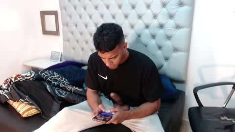 Snapshot of david_bandercock chatting on 01/13/25, 12:24 david_bandercock online show from 01/13/25, 12:24