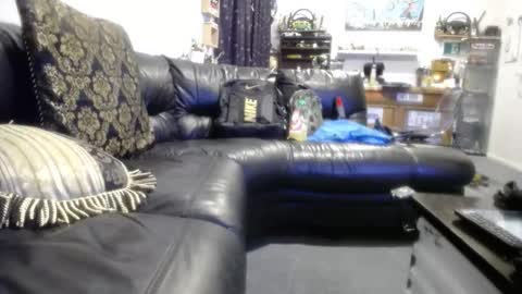 Snapshot of davidcamazda chatting on 10/20/25, 03:12 davidcamazda online show from 10/20/25, 03:12